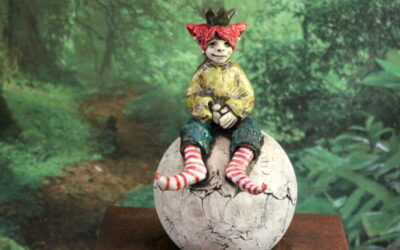 Elfenkönig auf Kugel – Keramik Elfe Rosenkugel Gartenfigur Gartenkeramik Unikat